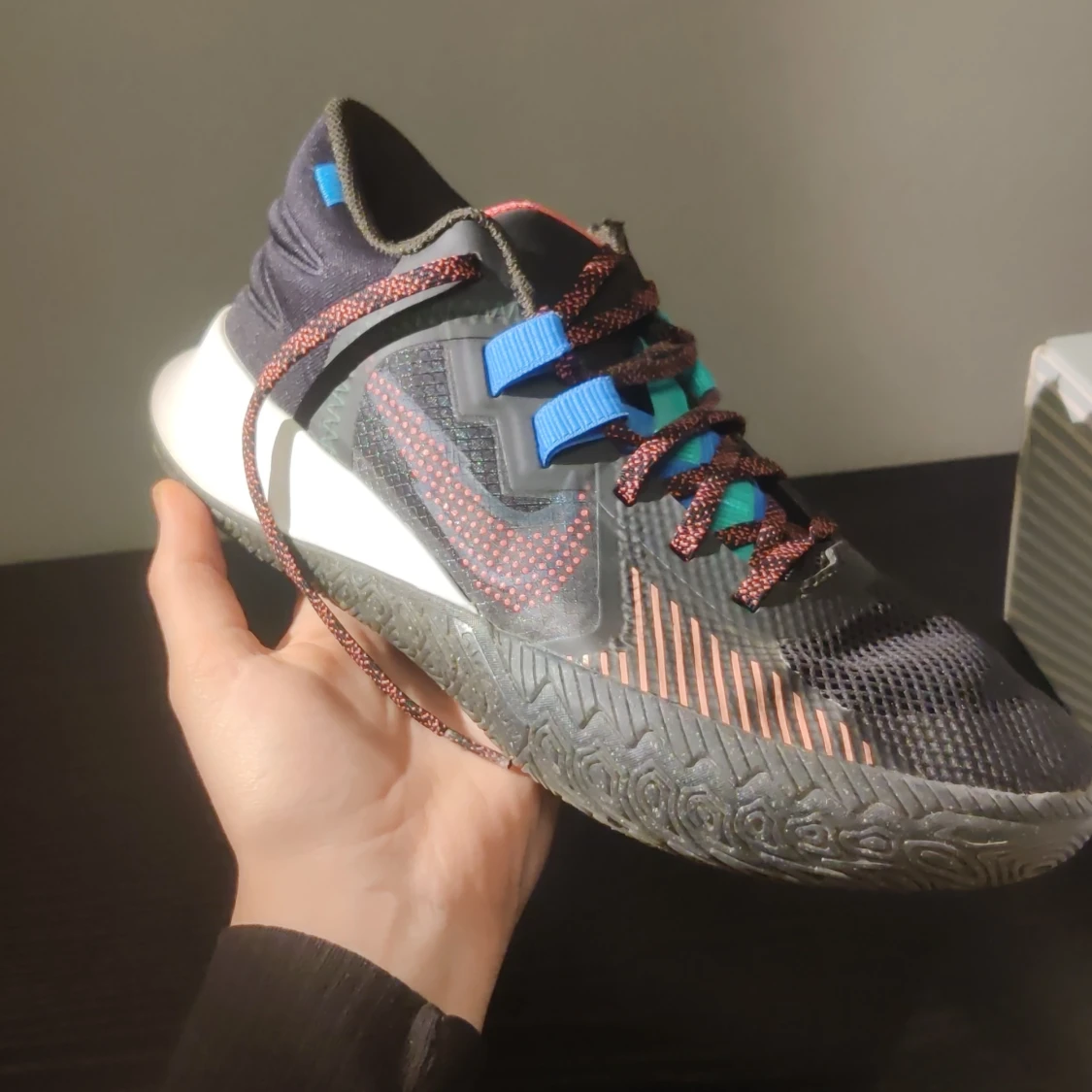 Kyrie flytrap V/5 basketskor stl 42.5 - 1