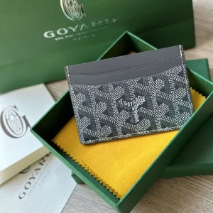 Korthållare - Korthållare - Nyskick - Färg: Grå/svart - Mitt pris: 549kr - hör av dig vid funderingar 💫