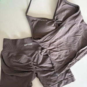 Set från DFYNE  - Finaste setet från DFYNE, använd 1 gång. Strl SMALL i både shorts och topp 
