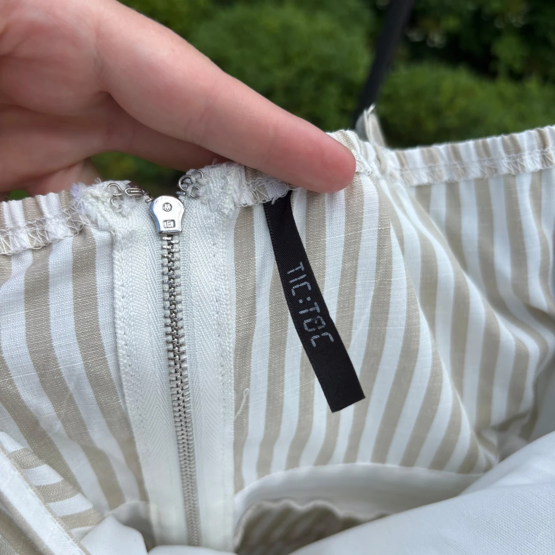 Randig byxdress från TIC:TOC, beige/vit - 2