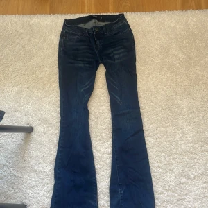 Bootcut jeans från Black Premium - Mörkblå bootcut jeans från Black Premium by EMP. Jeansen är använda en gång. Storlek W29 L32
