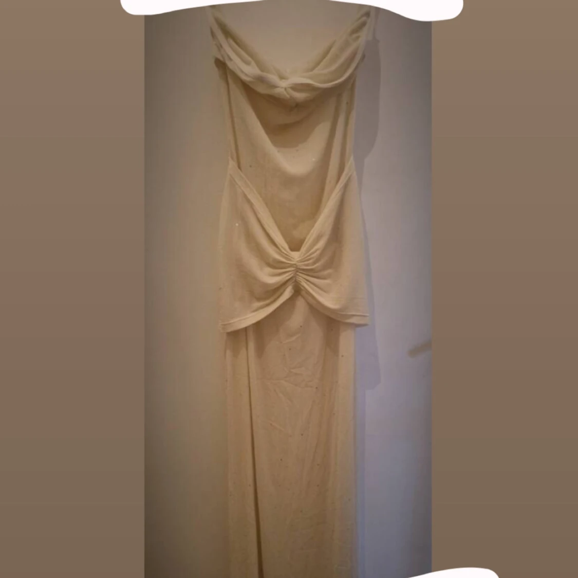 Champagnefärgad långklänning