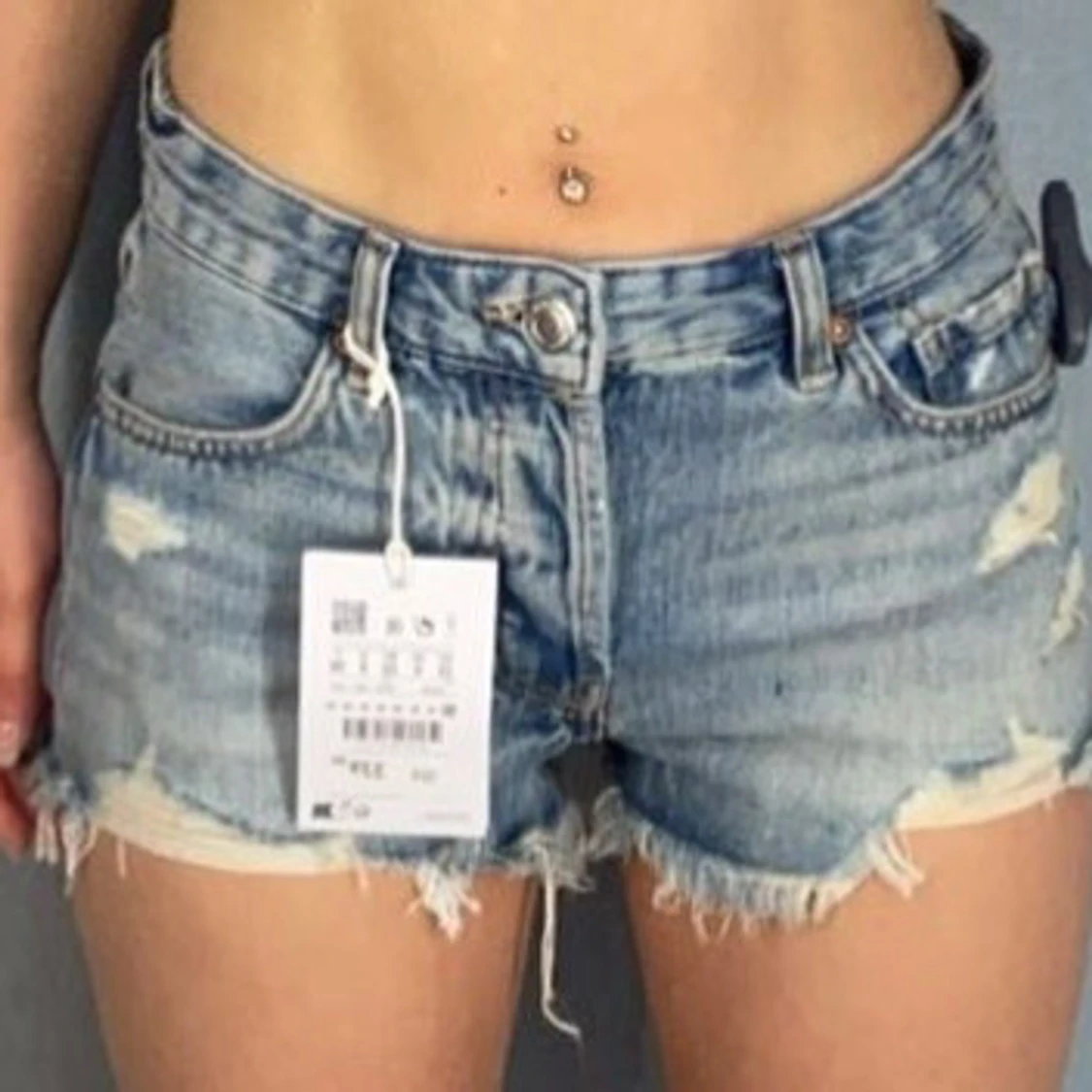 Blå mid waisted jeansshorts Pull&Bear - 1