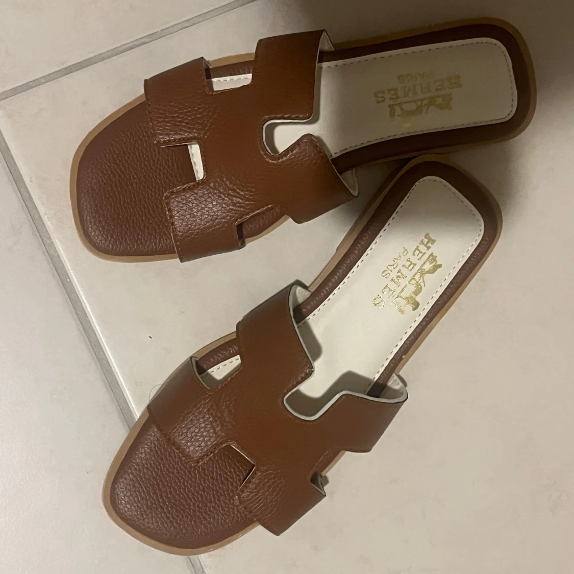 Bruna sandaler Stl 37