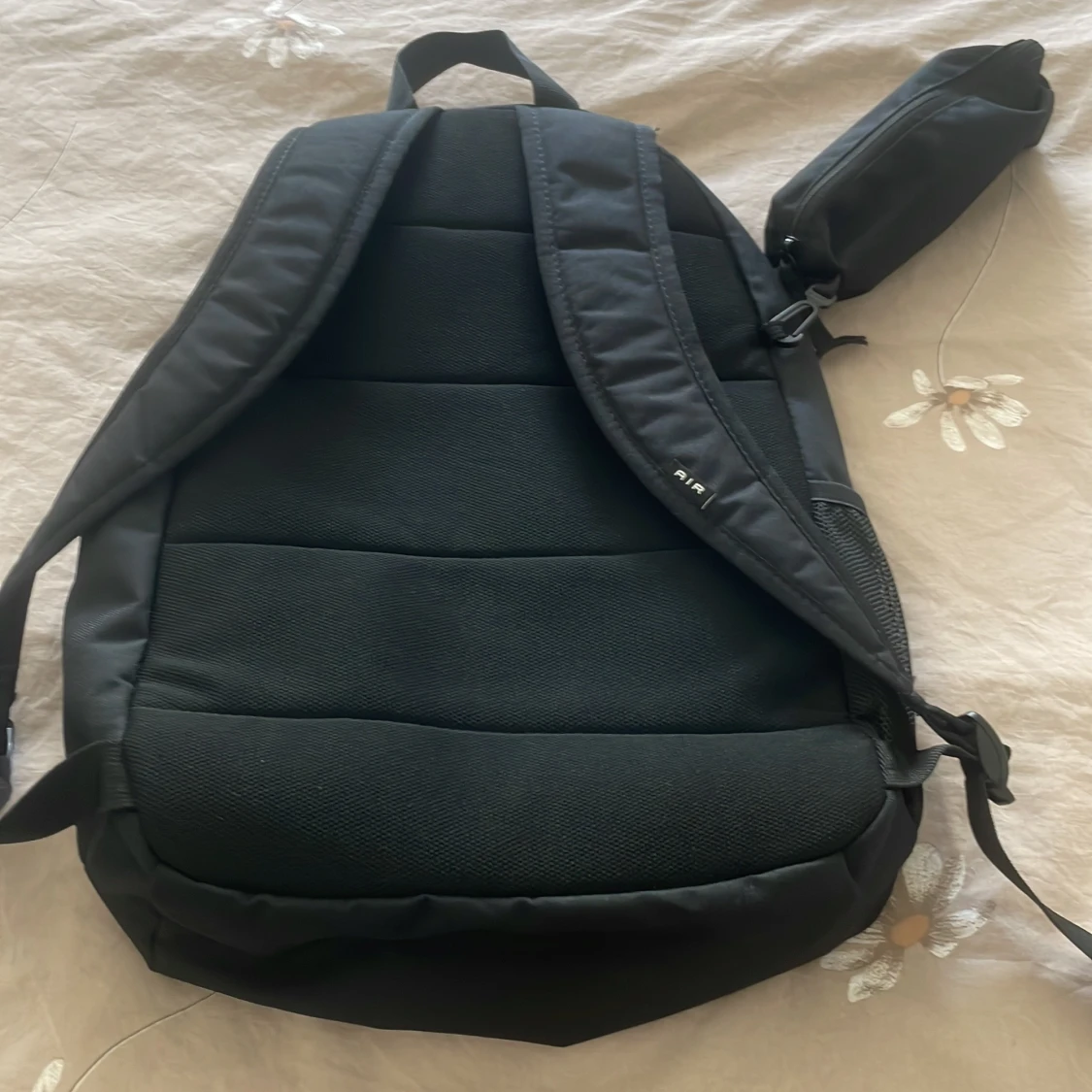 Svart Nike Air ryggsäck med pennfack - 2