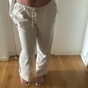 Linne byxor H&M - Helt oanvända och inga fel alls 🩷köpta för 200