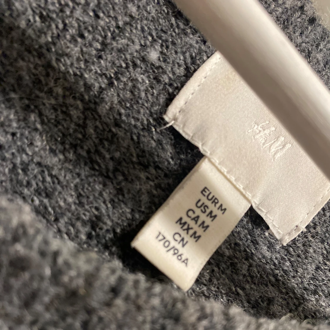Mörkgrå stickad tröja från H&M - 3