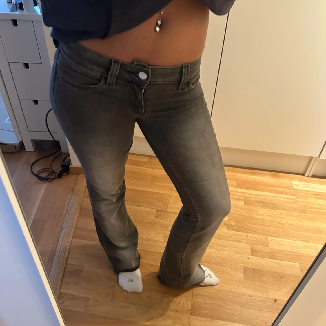 Grå bootcut jeans - 1