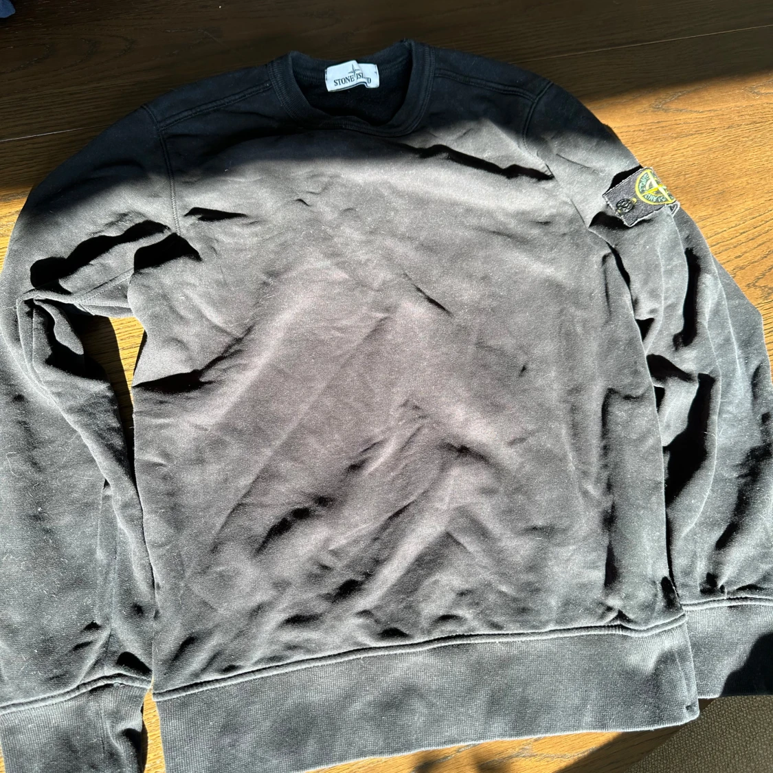 Svart sweatshirt från Stone Island