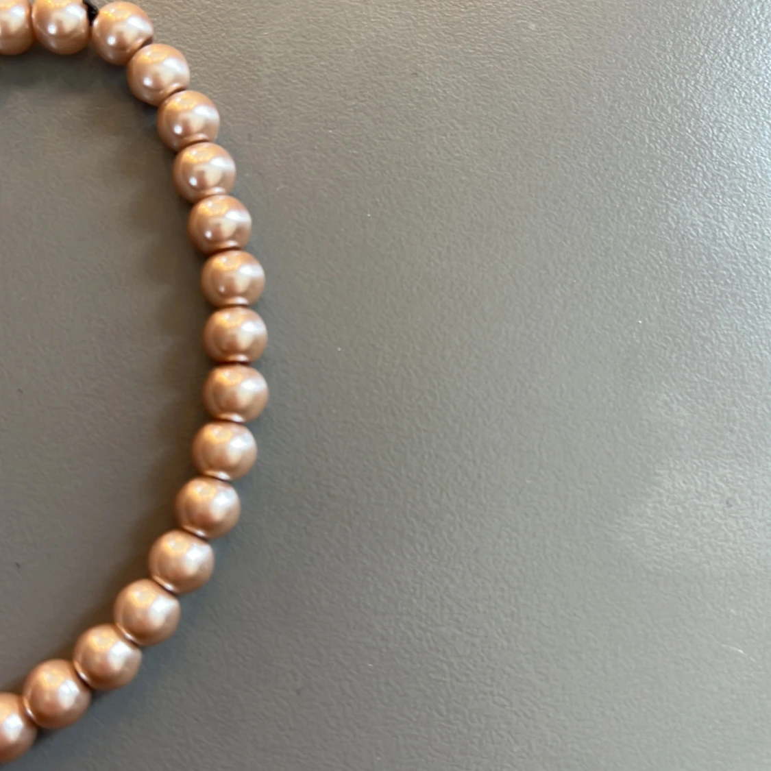 Pärlarmband i beige - 1