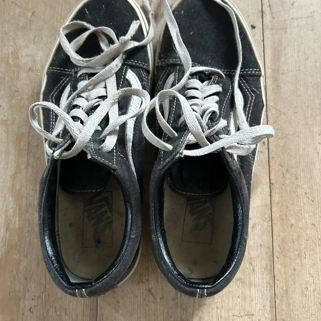 Svarta och vita sneakers från Vans - 1