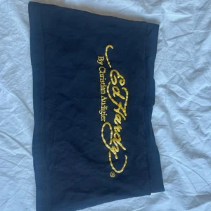Svart minikjol från Ed Hardy - Passar storlek xs,s,m