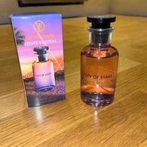 LV City Of Stars - Säljer min LV City Of Stars parfym. Produkten innehåller 100 ml och är nästan oanvänd. Priset kan diskuteras vid köp an snabbaffär