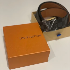 Helt nytt märkes bälte! - Nytt och stilrent märkes bälte pris kan diskuteras!