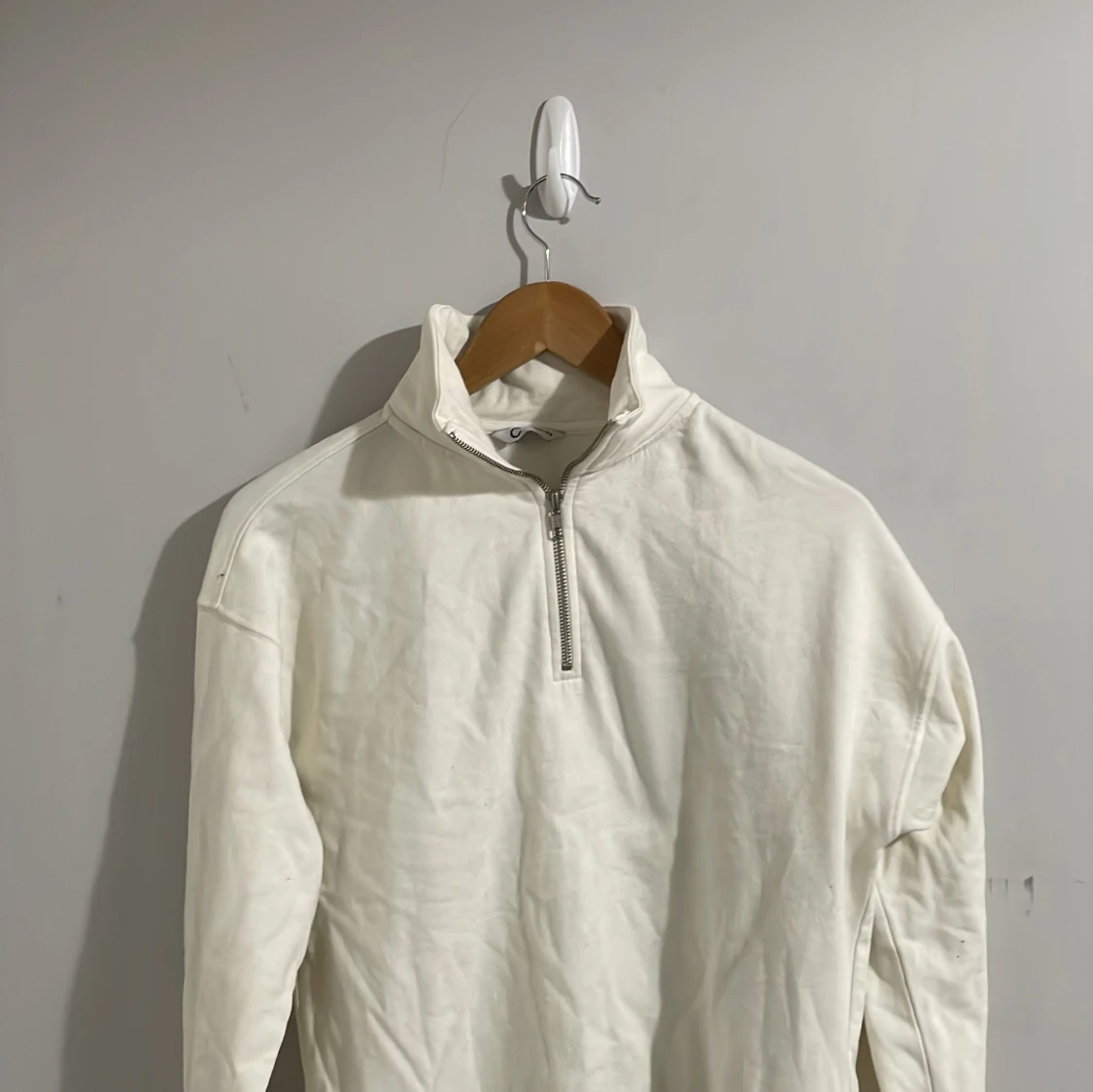 Vit tröja med dragkedja - 2