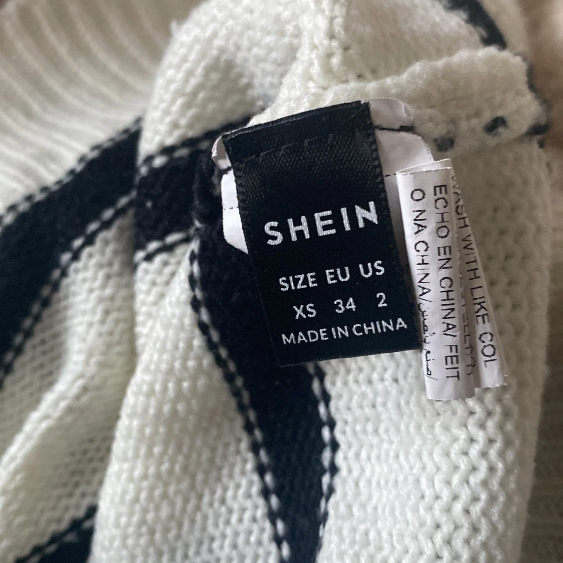 Vit och svart randig tröja från Shein - 2