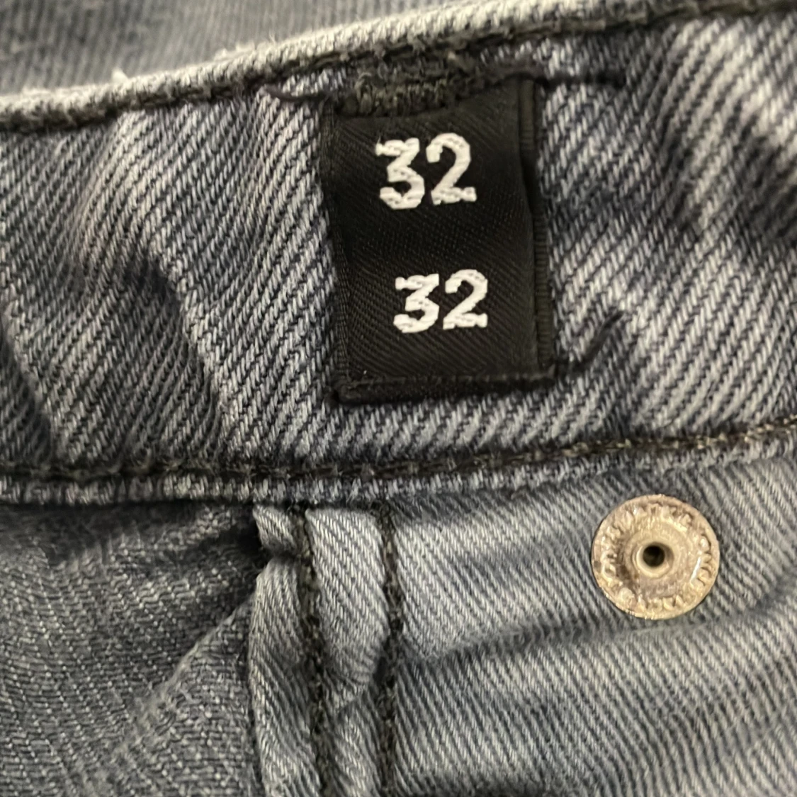 Grå jeans från Jack & Jones Storlek 32/32 - 2
