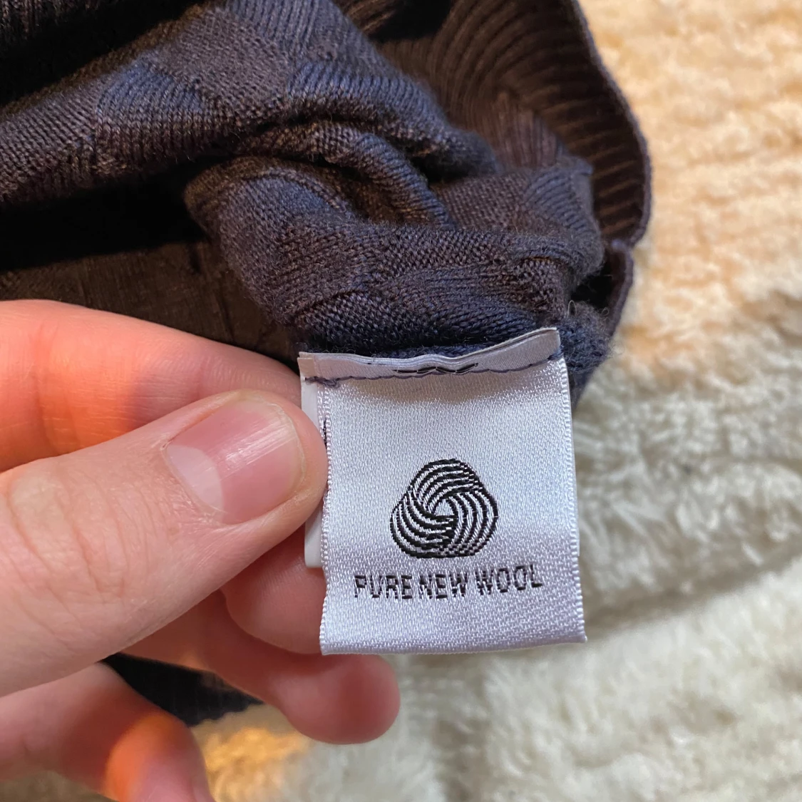 Mörkblå ulltröja från Ferrante - 2