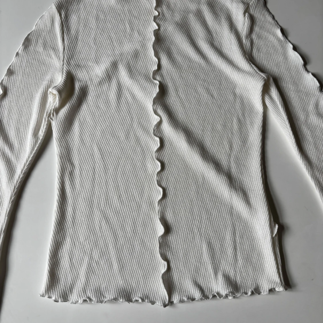 Vit långärmad topp  - 4