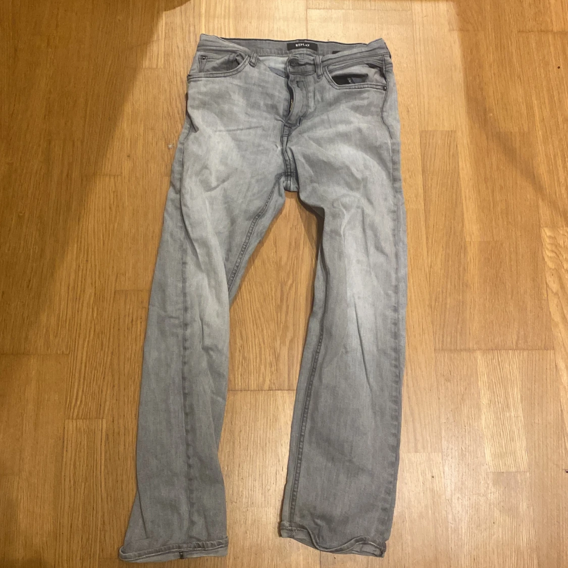 Replay jeans model Thad gråa