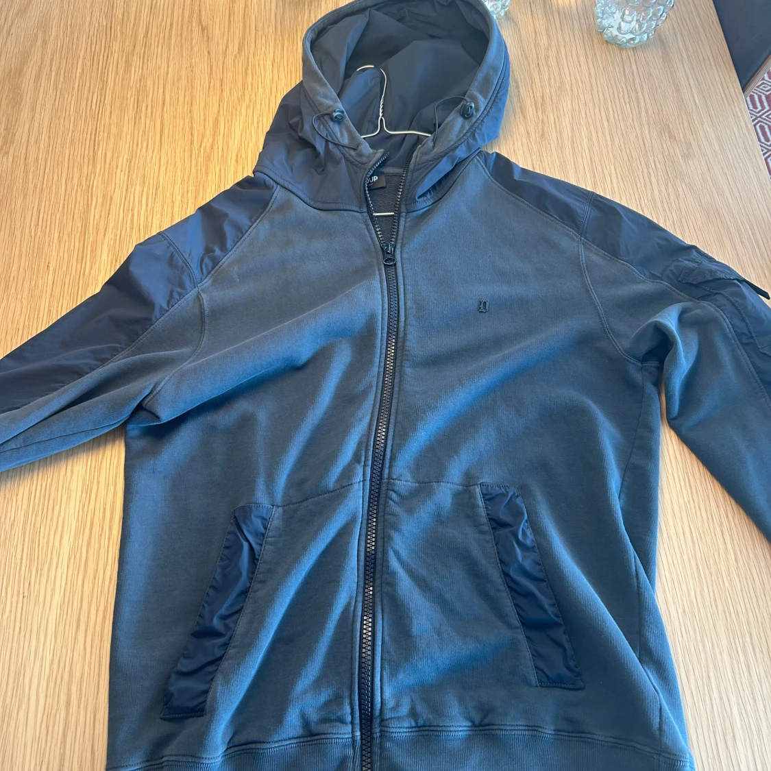 Dondup hoodie med dragkedja