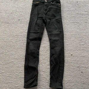 Hightwaist jeans Zara - Svarta highwaist jeans från Zara