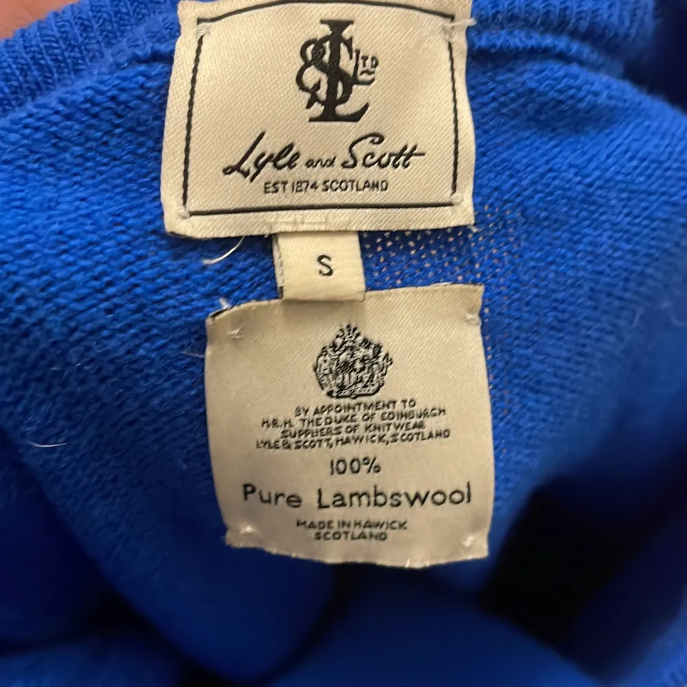 Lyle&scott tröja, bra skick, säljer på grund av att de inte e min stil. Tröjor & Koftor.