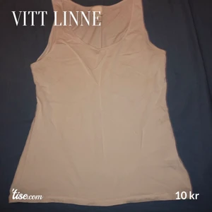 Vitt linne - Ett vanligt vitt linne. Kom med eget bud om du vill köpa. Köparen står för frakten. Vill bli av med allt så fort. Om nån är intresserad så kollar jag upp frakten då. 