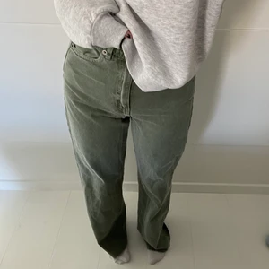 gröna jeans 💕 - gröna jeans från dr denim. påminner om cargo pants 💕