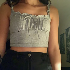 Grå topp  - Enbart provad så i väldigt gott skick. OBS är inte hundra på fraktpris, tror det blir billigare än vad som står i annonsen.