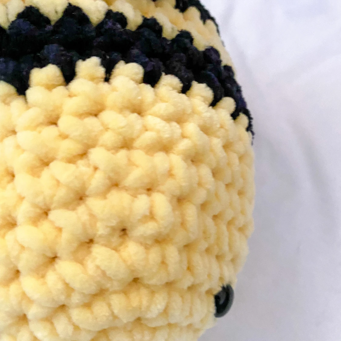 Virkad humla🐝 Så mjuk och söt😍 - 90