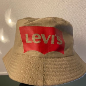 Levis solhatt - Solhatt LEVI’S