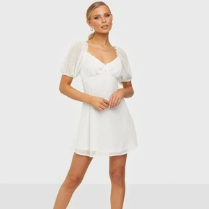 Missguided Milkmaid Skater Dress Dobby  - Storlek 38