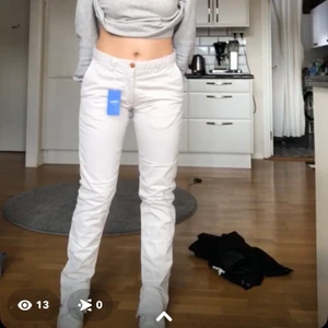 Chinos  - Lågmidjade, cremevita chinos med slits 😍🫶