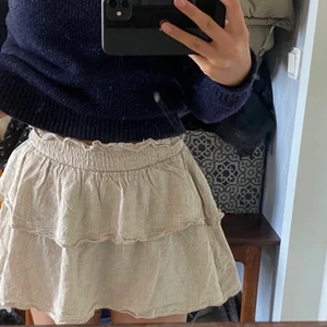 Linne volang kjol💕🙌 - Jättefin beige kjol i storlek xs/s (stretchig midja) som tyvärr inte passar på mig, (inte min bild) Priset kan diskuteras 