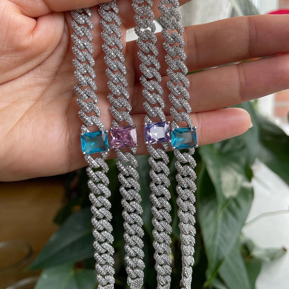 Armband med zirkon stenar - 90