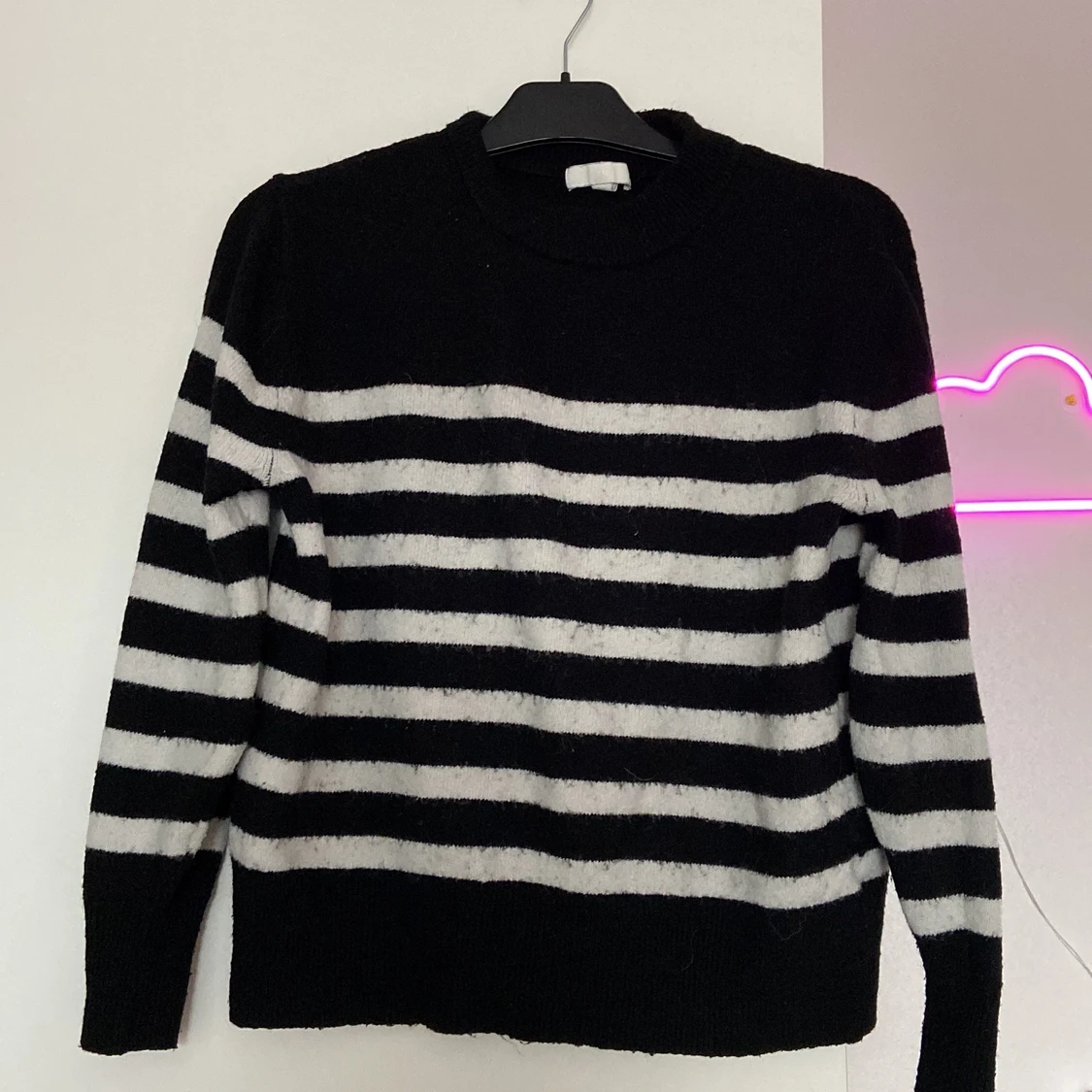 Stickad Randig hm tröja