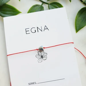 Enkiel armband silver hematit hjärta  - Handgjorda öronhängen gjorda av sterling silver och röda bomullstofsar  On du vill köpa kontakta med mig eller du kan göra det direkt genom min hemsidan.    egnajewelry.com