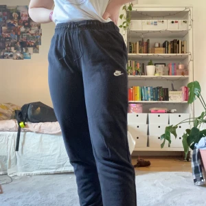Nike mjukis - Mjukis byxor från nike, använda få gånger. I storlek s, jag år en medium och tycker att de är liiite för små. 