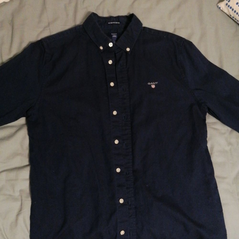 Marinblå Gant skjorta, blå - Gant | Plick Second Hand