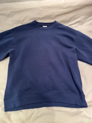 Tröja från Pull&Bear - Skriv för fler bilder eller om ni har några frågor🤍