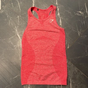 Träningslinne - Träningslinne ifrån gymsharh, aldrig använt och är i storlek s