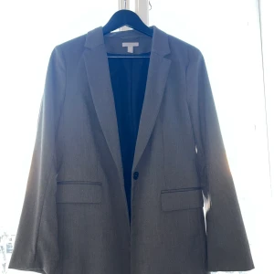 Blazer HM - Använd 1 gång. Jättefint skick. 
