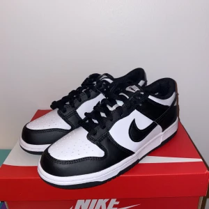 Dunk Low “Panda” - Kvitto finns! Storlek 38. Pris kan diskuteras vid snabb affär :)
