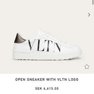 Valentino skor - Open sneaker vltn skor, super snygga, lite defekter (fråga om bild)❤️‍🔥 kan posta o mötas upp u sthlm, stl 39 men passar även 38/40