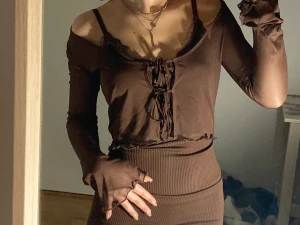 Genomskinligt brun topp? - Genomskinligt brun topp, väldigt somrig och storlek xxs