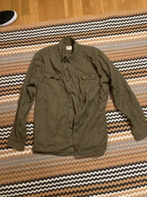 Levis skjorta  - Använd en gång, bra skick 