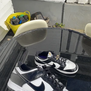 Nike dunk world champ  - Inprincip helt nya Nike dunks world champ. Skick 9/10 Nypris: 2200Mitt pris:1500 Storlek 44