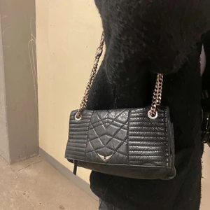Zadig Väska - Använt skick därav priset, köpte second hand för 800kr💕 köpare står för frakt