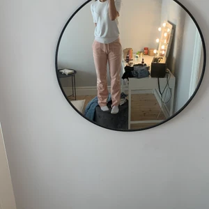  juicy byxor  - Ett par rosa juicy byxor som köptes i början av året,men som inte kommit till användning. Inga defekter. Pris kan diskuteras☺️